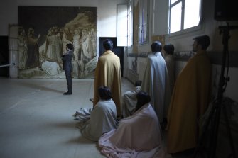 Uso umano di esseri umani 02