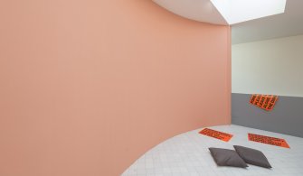 Foto The crypt of the fading composer 02