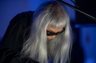 Foto Even More Beautiful Skepticism 03